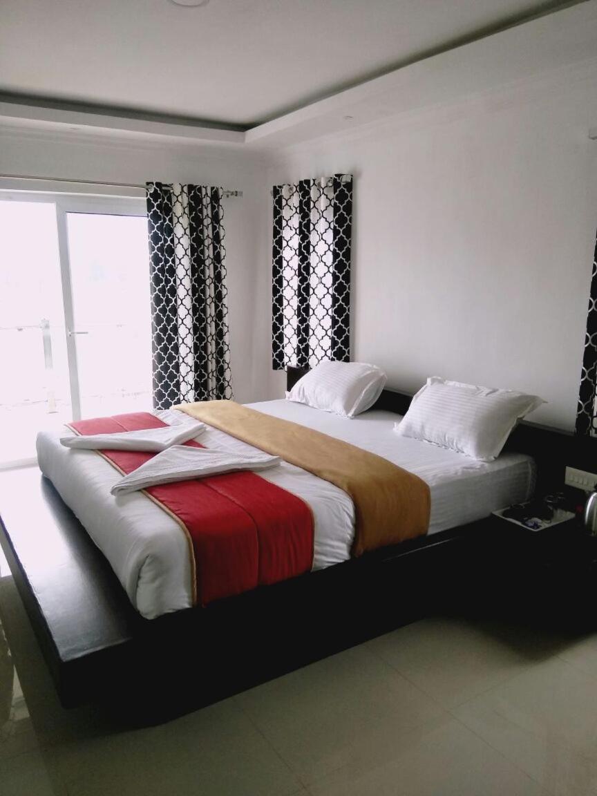 Runs Residency Hotel Ooty Exterior photo